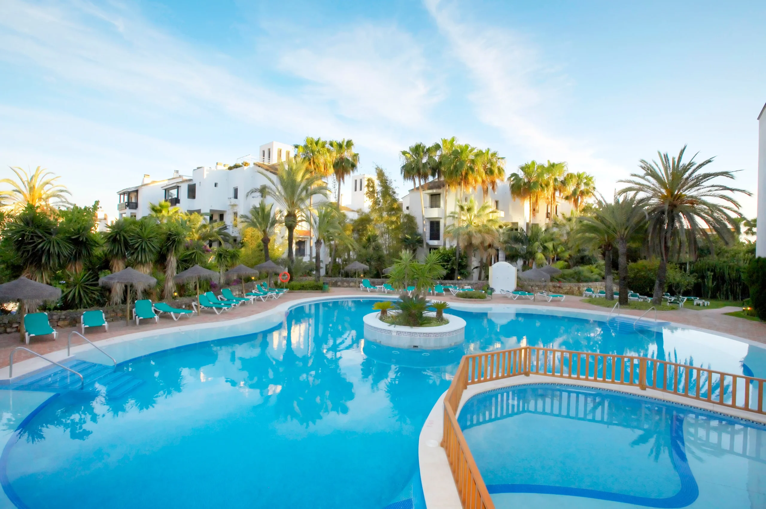 Family-friendly pool at Ona Alanda Club Marbella